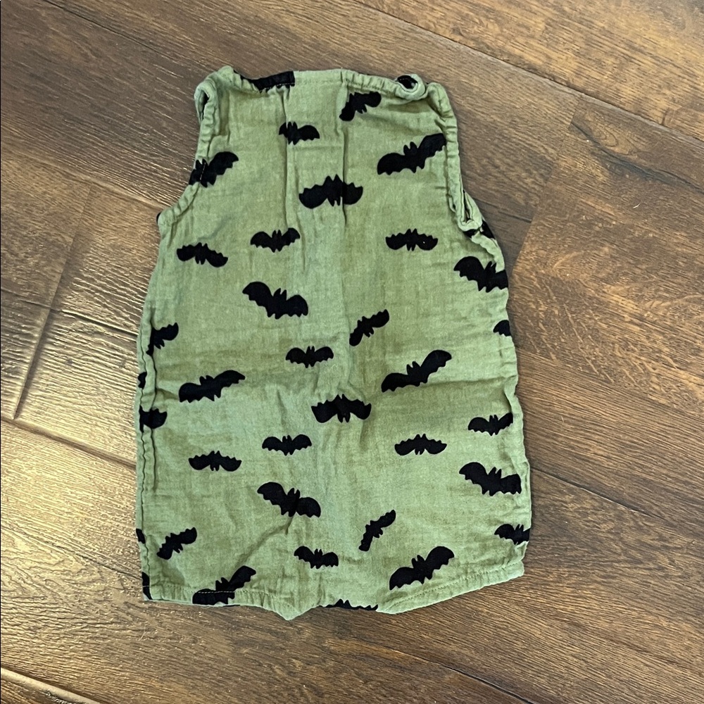 Green Baby Romper with Black Bat Print - Picture 4 of 6